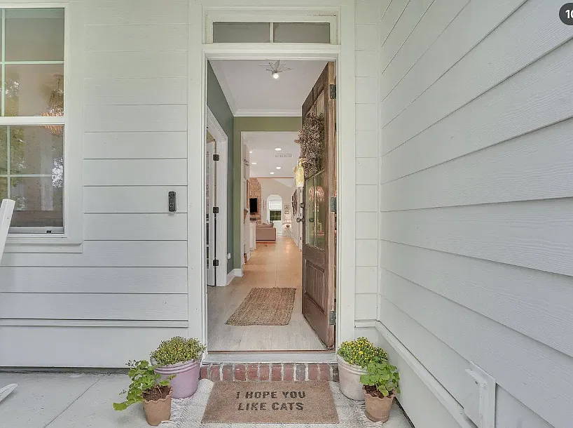 4 bed, 3283 sqft, $6,100 — Photo 4