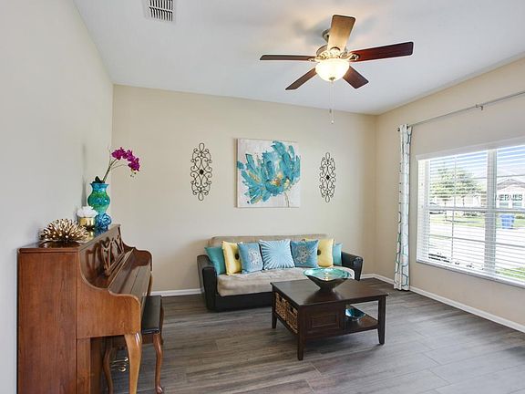 3rd image of 10619 Pictorial Park Dr