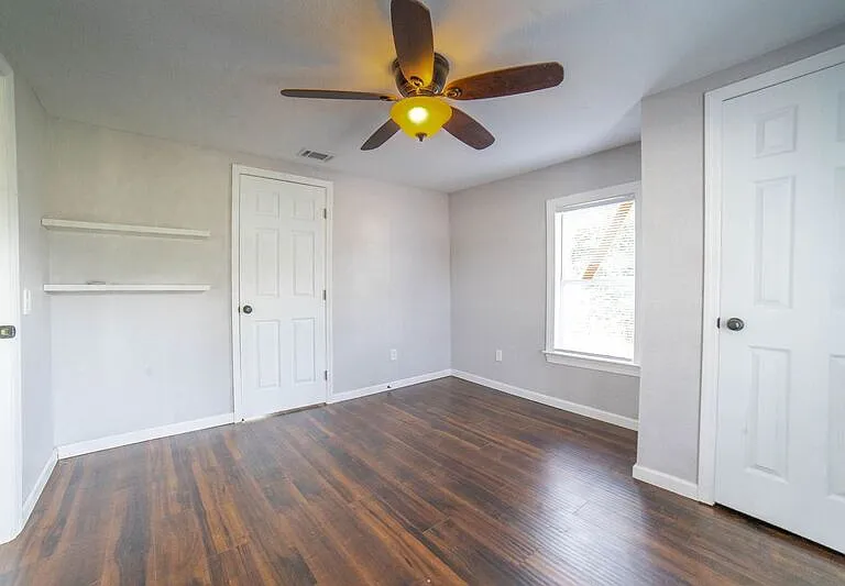 518 Railroad St — Photo 19