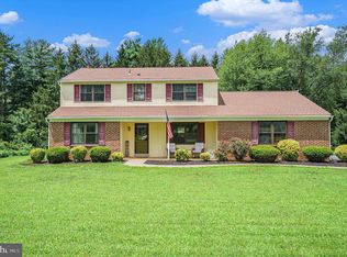 73 Saint Johns Dr, Glen Mills, PA 19342