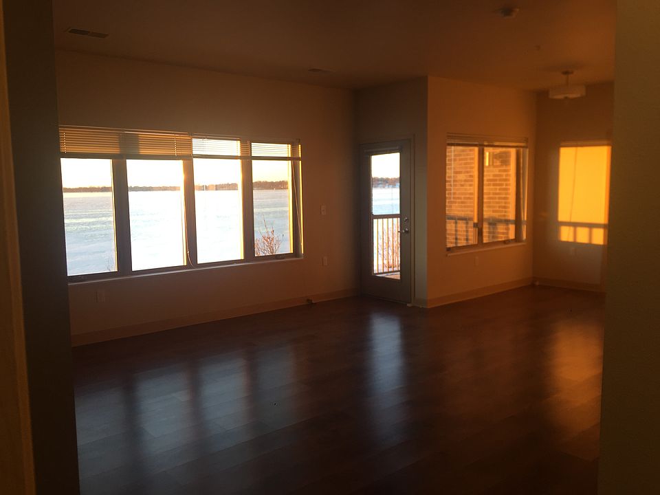 Living/Dining Area