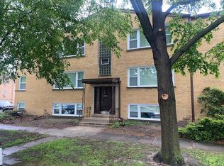 4925 Greenwood St #2E, Skokie, IL 60077