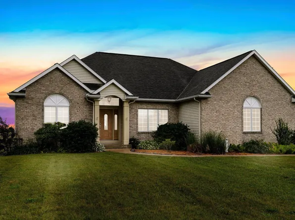 8807 Greenwell Rd, Churubusco, IN 46723