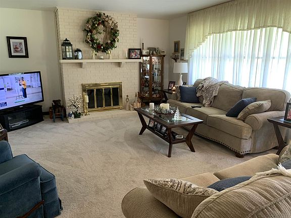3rd image of 263 W Crestview Dr