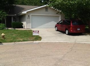 4032 Crossgate Ct, Lawrence, KS 66047