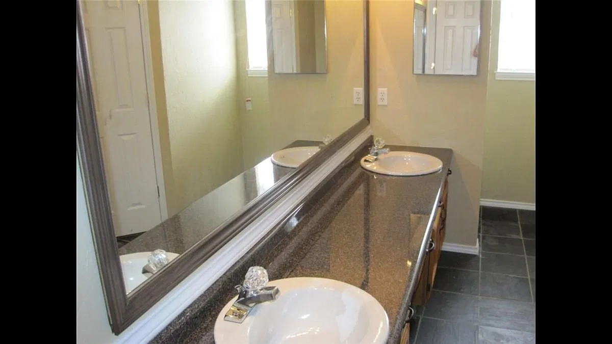 3 bed, 1798 sqft, $2,350 — Photo 4