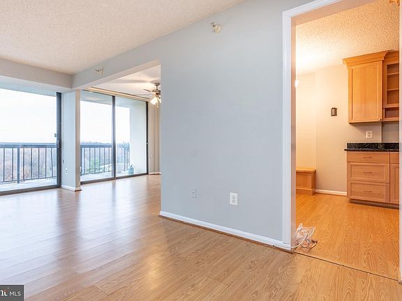 4th image of 7401 Westlake Ter APT 1113