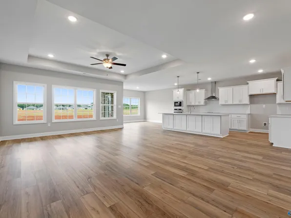 104 Creek Park Dr, Meridianville, AL 35759