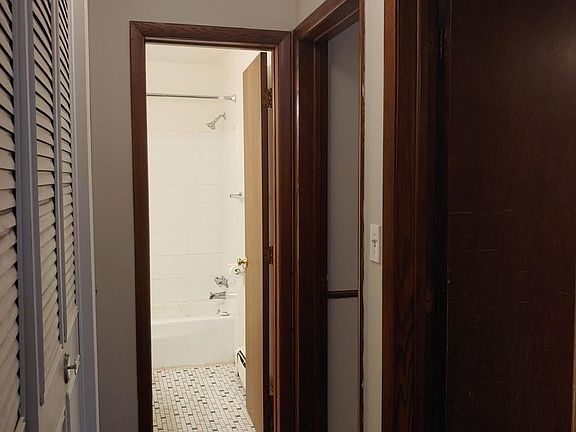 5th image of 3033 James Ave S APT 104