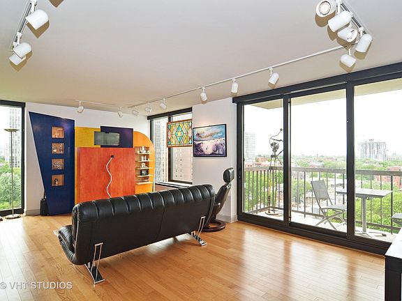 2nd image of 2500 N Lakeview Ave APT 1101