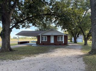 1222 Saint Anna Rd, Pembroke, NC 28372