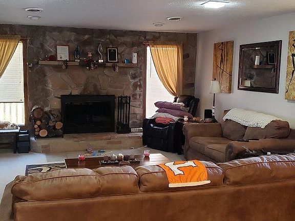 4th image of 3929 Dollys Dr