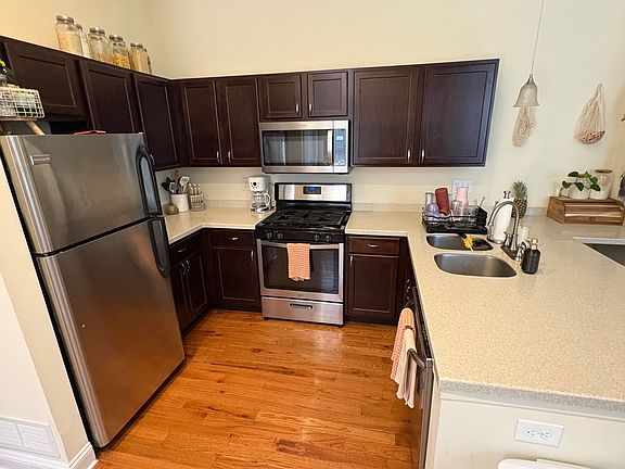 2nd image of 2648 Bellevue Ave #1