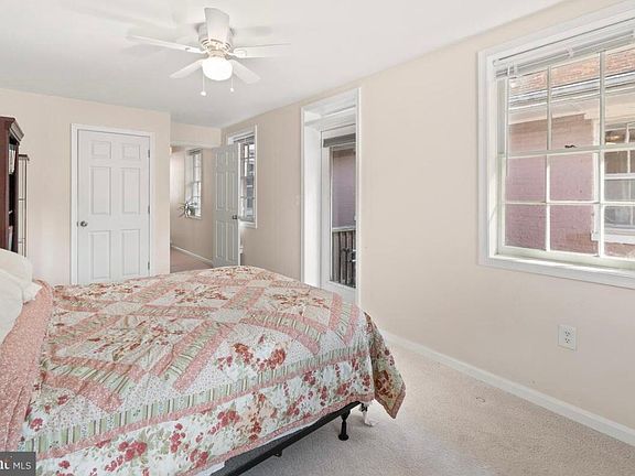 2nd image of 113 N Market St