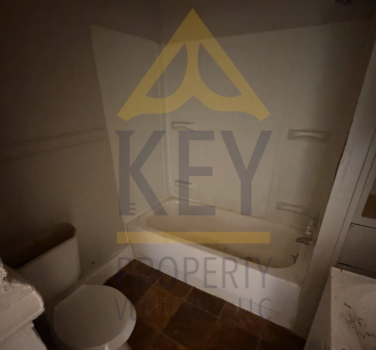 8 Clay Avenue — Photo 3