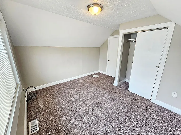 1191 Duxberry Ave — Photo 13