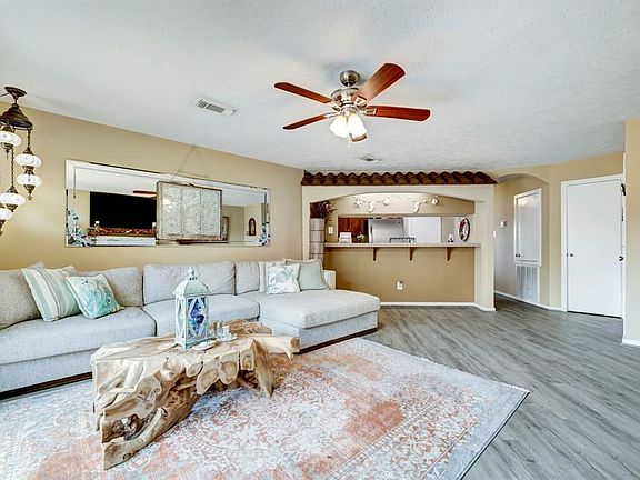 3rd image of 7312 Seawall Blvd APT 210