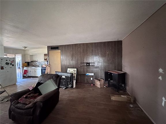 4th image of 2049 Panorama Drive Drive