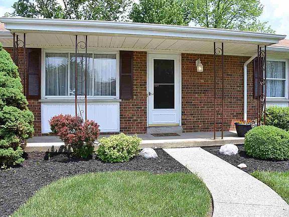 2nd image of 1039 Clubhouse Dr