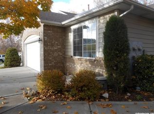 1048 E Daybreak Dr, South Ogden, UT 84403