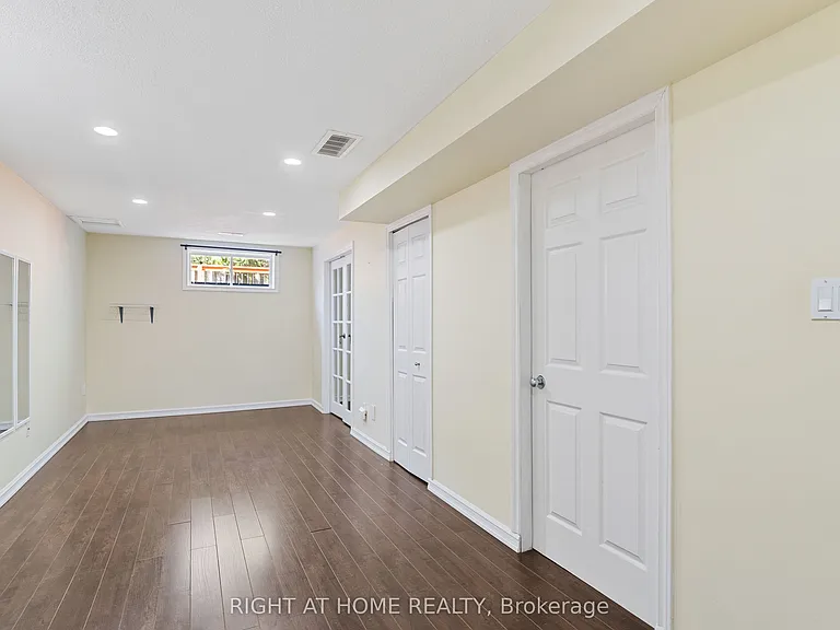 754 Hedgerow Pl — Photo 40