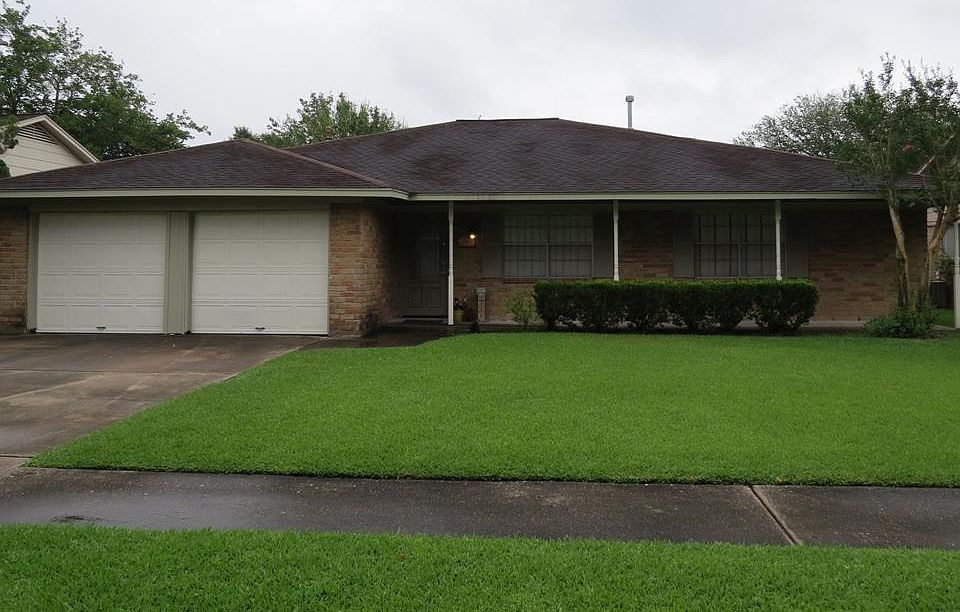 1st image of 2701 Henderson Ln