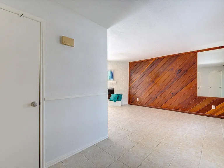14633 Perthshire Rd — Photo 15