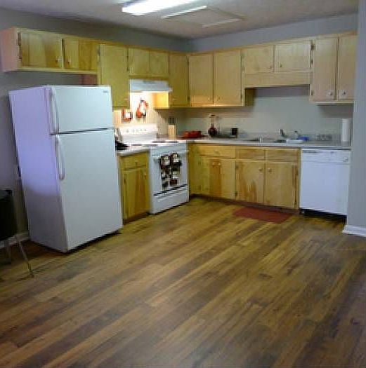 SPACIOUS KITCHEN