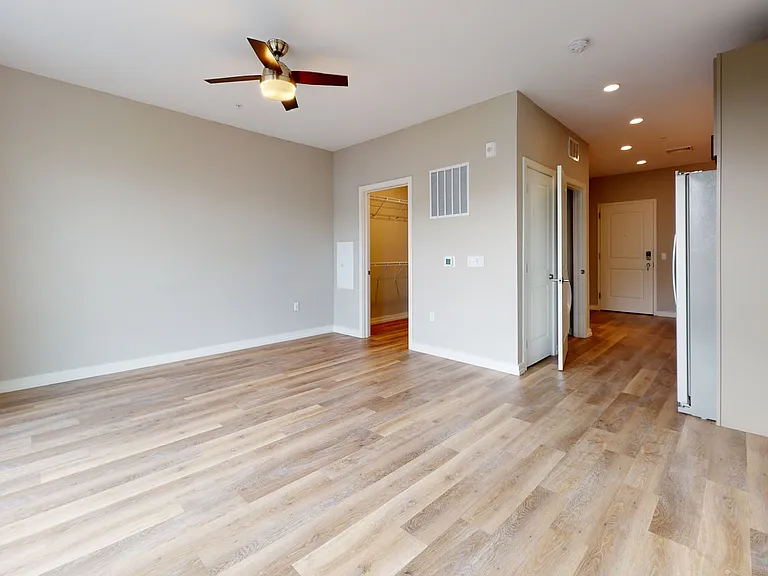 The George Apartments — Photo 41