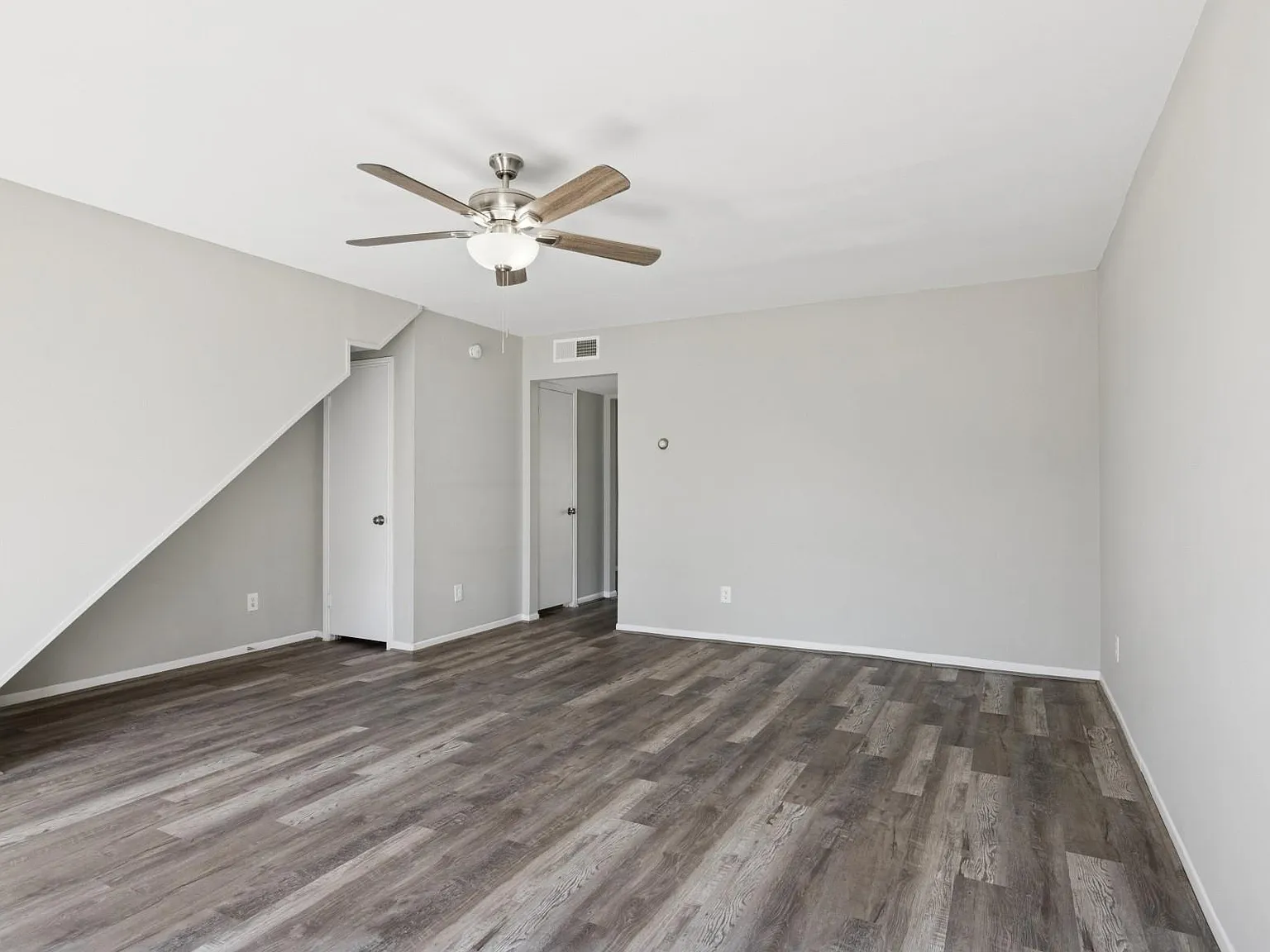 2 bed, 1.5 bath, 1520 sqft, $1,595 — Photo 4