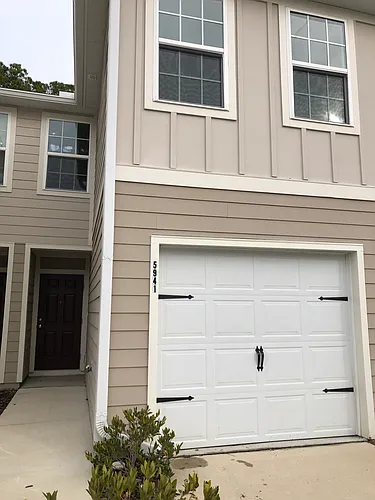 5941 Creekside Crossing Dr Photo 1