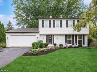 1340 Chestnut Ridge Dr, Naperville, IL 60540