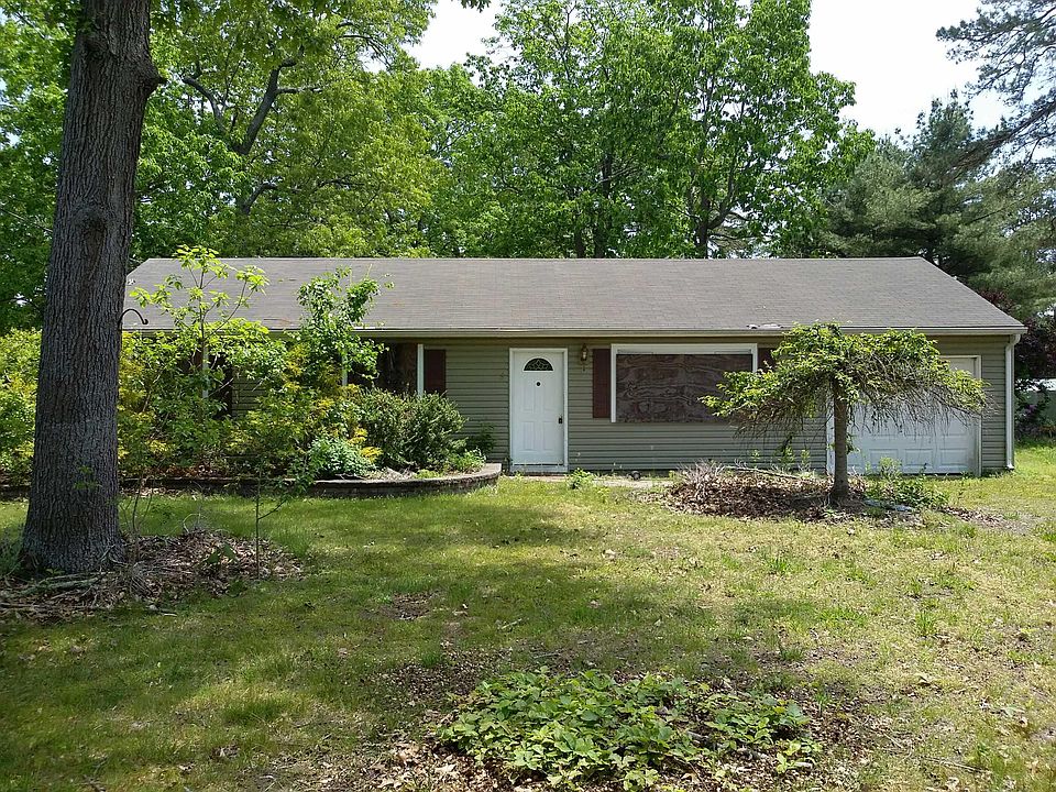 1st image of 3 Spruce Blvd