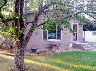 206 S 16th St, Hot Springs, SD 57747