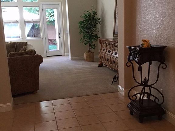 4th image of 1377 Oak Valley Dr