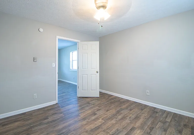 404-09 Thompsonville Ln — Photo 13