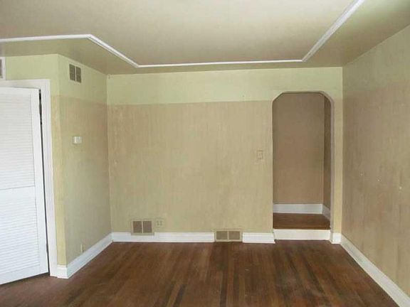 2nd image of 4546 Zoeller Ave