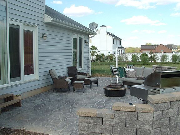 2 sliding doors onto patio