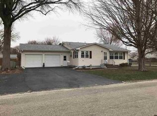 405 E South St, Cambridge, IL 61238