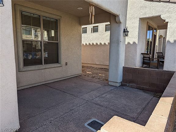 3rd image of 9705 Villa Lorena Ave