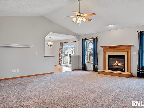 4th image of 1127 White Birch Dr