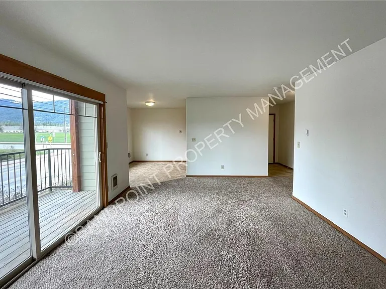 910 N Division Ave #102 — Photo 11