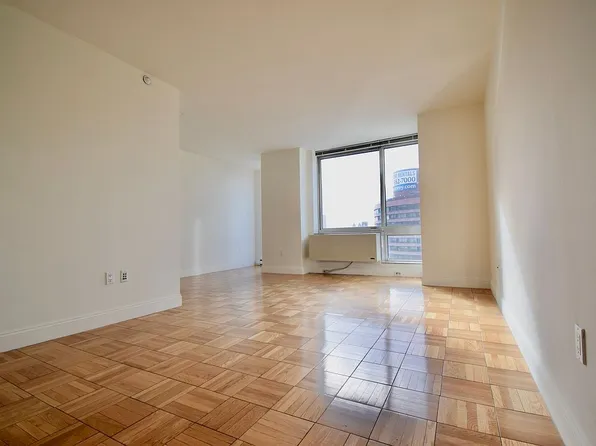 215 E 96th St #29K, New York, NY 10128