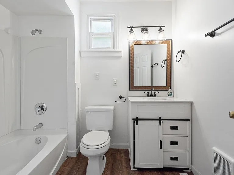 926 Ridge Ave — Photo 2