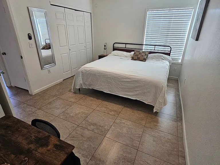 712 N Santa Barbara #1 — Photo 13