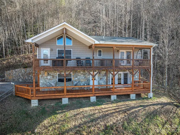 412 Highview Dr, Maggie Valley, NC 28751