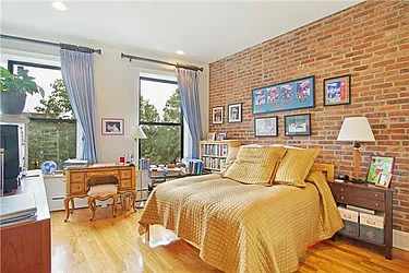 Rented by R New York