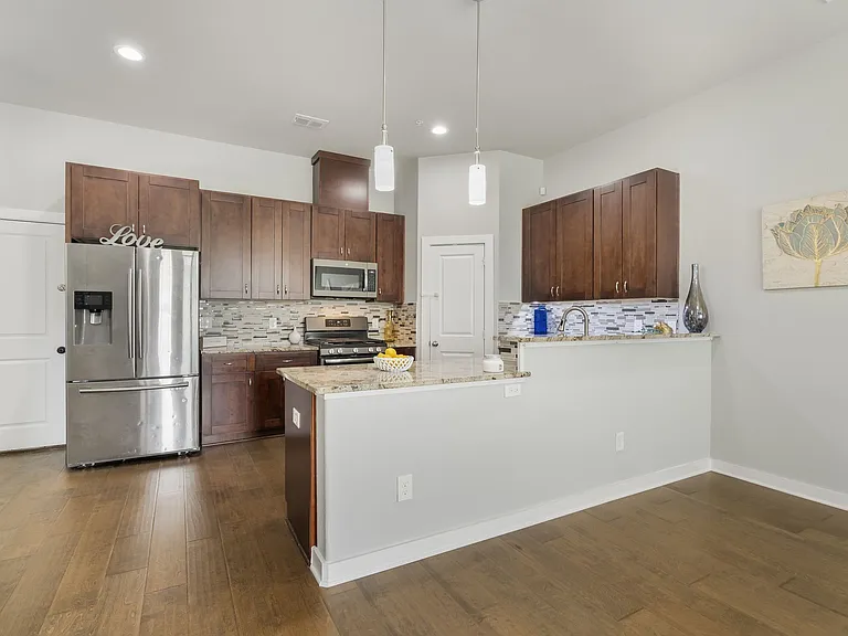5871 Rivendell Dr — Photo 32