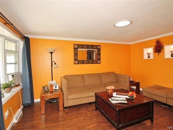 4th image of 39 Tillotson Ave