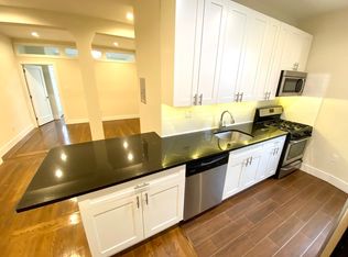 31-40 30th St #C5, Astoria, NY 11106